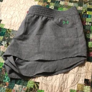 Under Armour Shorts / Swimsuit Coverup Size XL